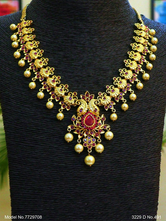 Necklace Set crafted for bold Women