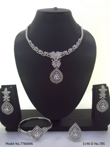 Amazing Traditional Jewelry Set