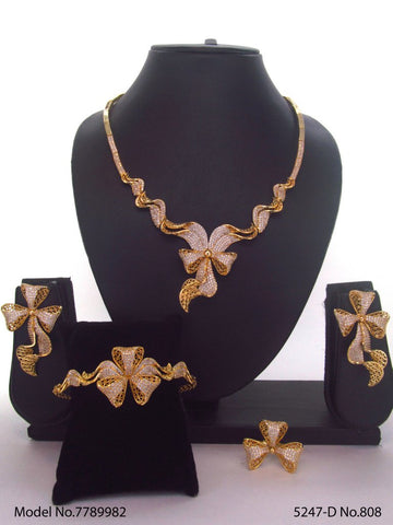 Amazing Traditional Jewelry Set